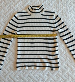 Jersey cuello cisne rayas blanco y negro