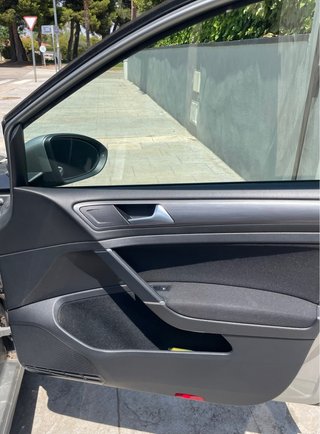 VOLKSWAGEN GOLF TSI
