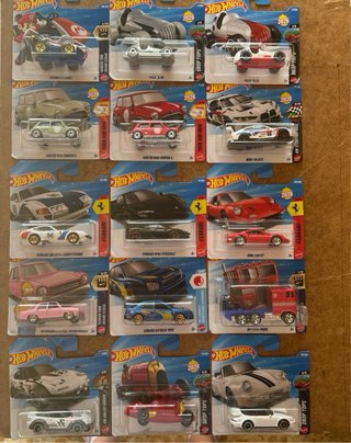 Lotto 15 Hot Wheels mainline 2026 Nuove vedi foto