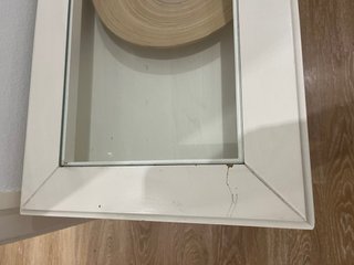 Mueble recibidor blanco con cristal