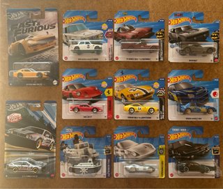Lotto 11 Hot Wheels modelli misti iconici