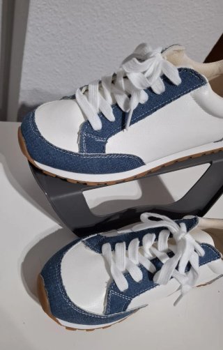 Zapatillas blancas y azules T40