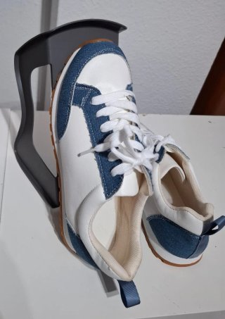 Zapatillas blancas y azules T40