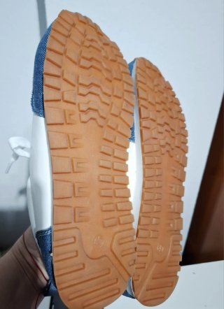 Zapatillas blancas y azules T40