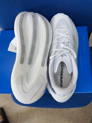 Zapatillas Adidas Hyperboost Blancas y Grises