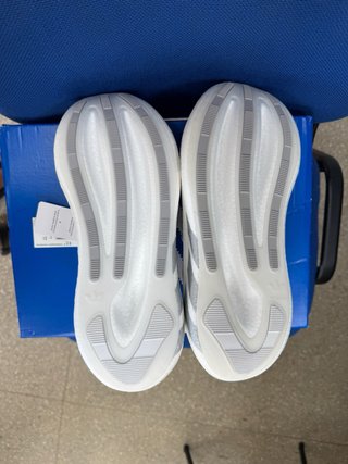 Zapatillas Adidas Hyperboost Blancas y Grises