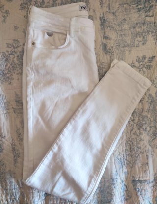 Pantalón blanco Zara