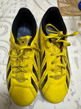 Scarpe da calcio Adidas gialle n.36