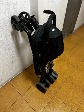 Silla de paseo Joie Brisk LX negra