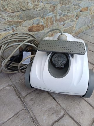 Robot Limpiafondos Piscina Interline Snapper