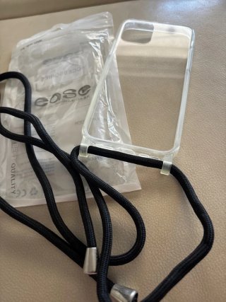 unda transparente que se cuelga IPhone 11 Pro