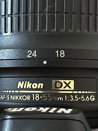 Nikon D3100 + Objetivo 18-55mm (7000 disparos)