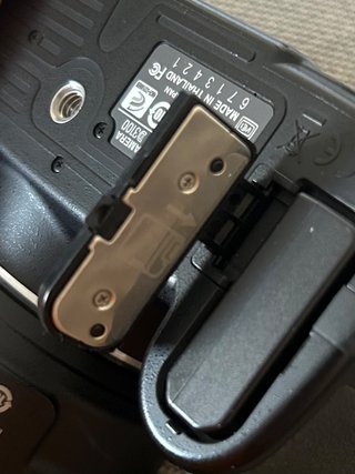 Nikon D3100 + Objetivo 18-55mm (7000 disparos)