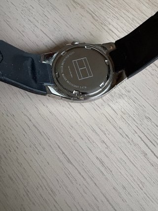 Reloj Tommy Hilfiger Caucho Negro y Plata