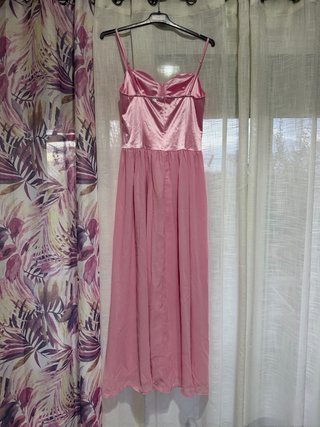 Vestido rosa satinado y tul