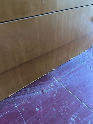 Cómoda de madera marrón