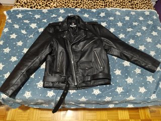 Chaqueta de cuero negra