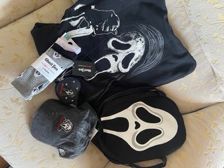 Lote Ghostface:Sudadera,Bolsos,Gorra y Calcetines