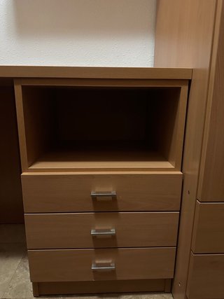 Escritorio y silla de oficina