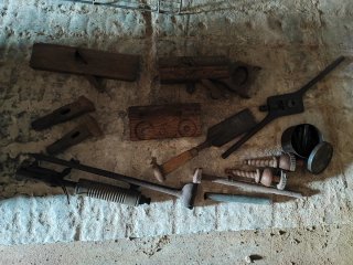 Herramientas de herrero y carpintero