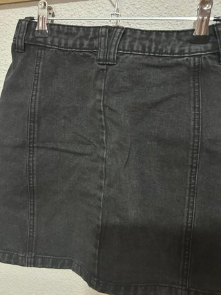 Minifalda Stradivarius Negra Botones talla S