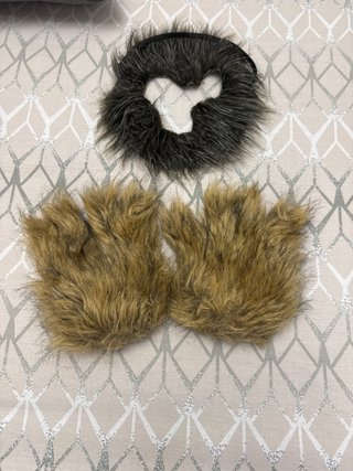 Disfraz hombre lobo: orejas y guantes