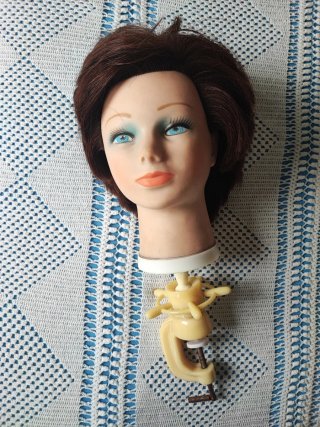 Maniquí Peluquería con Soporte