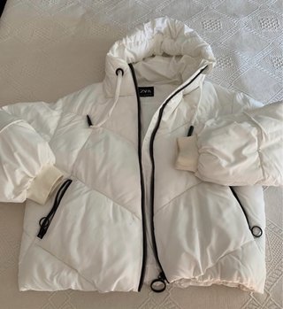 Abrigo acolchado blanco Zara XS