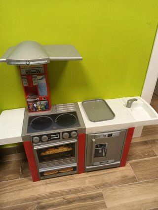 Cocinita infantil de juguete