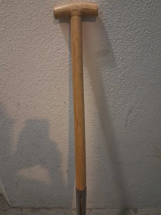 Pala de jardinero con mango de madera