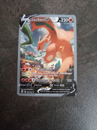 Carta Pokémon Charizard V