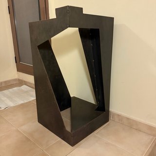 Escultura metálica moderna