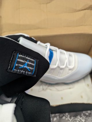 Jordan Retro 11 Blanco y Azul