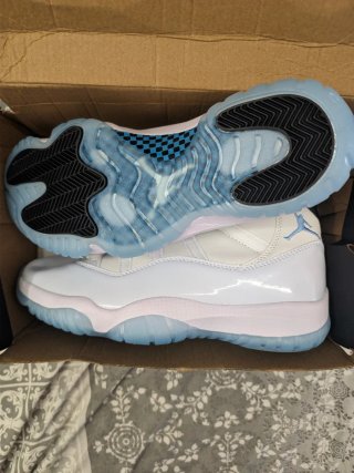 Jordan Retro 11 Blanco y Azul