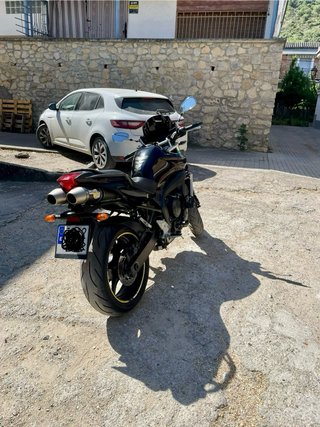 Yamaha FZ6 Naked Negra