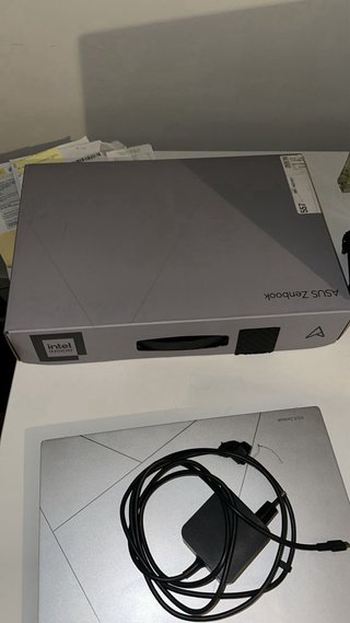 Asus Zenbook OLED 14 Pollici