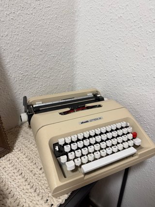 Máquina de escribir Olivetti Lettera 35