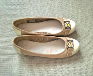 Zapatos planos Tommy Hilfiger beige y blanco