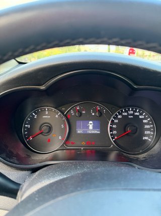 KIA Carens 2015