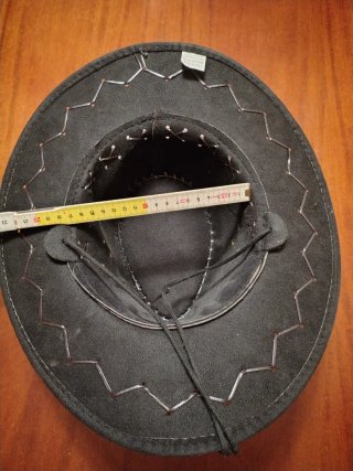 Cappello da cowboy nero