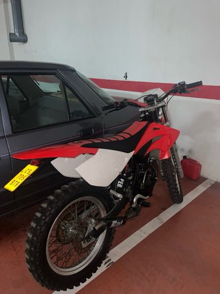 Beta RR Enduro/Motocross Roja y Blanca