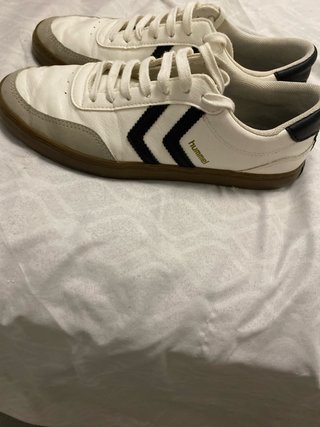 Zapatillas Hummel Blancas y Negras