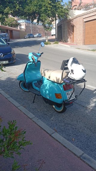 Vespa Cosa CX 200CC Azul y Beige