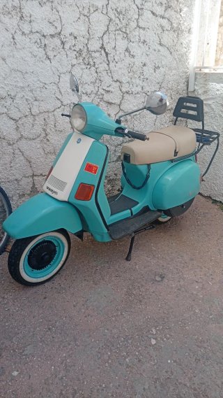 Vespa Cosa CX 200CC Azul y Beige