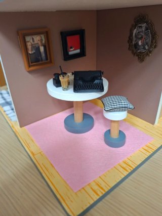 Casa de muñecas de madera
