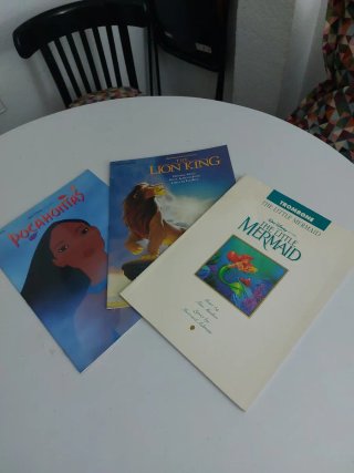 Libros de música Disney: Pocahontas, El Rey León,