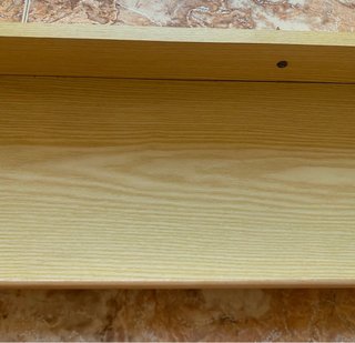 Estantería y cabecero de madera