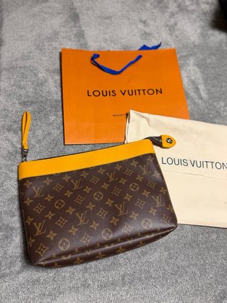 Pochette Louis Vuitton Monogram Giallo