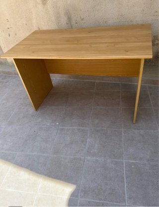 Mesa de escritorio de madera