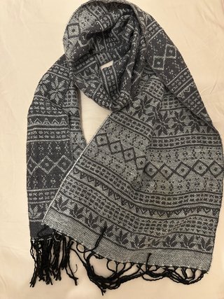 Bufanda reversible gris y negra